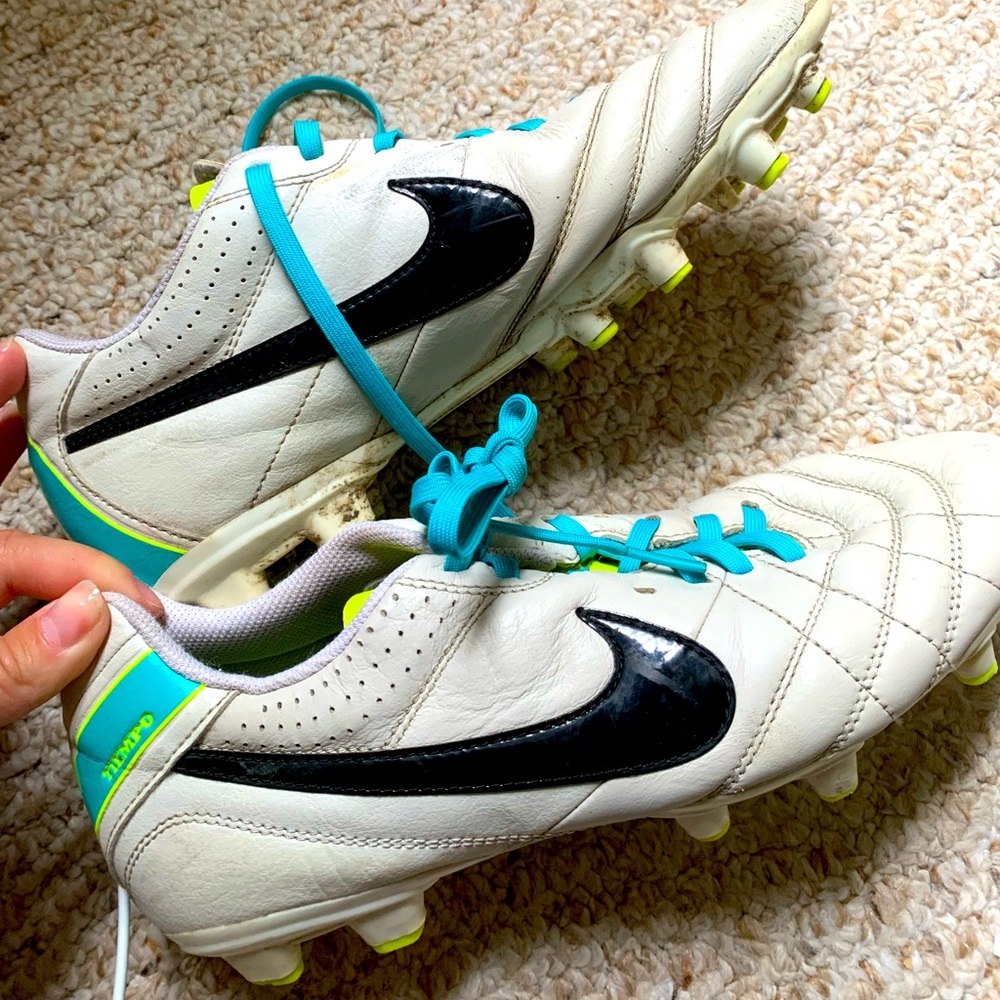 Nike Men’s 8.5 Soccer Cleats